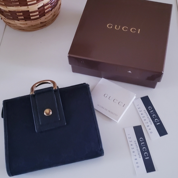 Gucci Black/Black  GG Canvas and Leather Abbey D Ring Compact Wallet - Picture 14 of 16